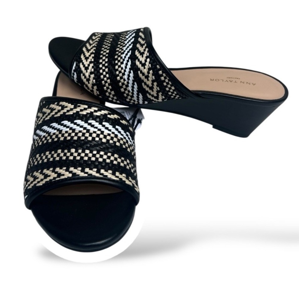 Ann Taylor Womens Black Woven Slip on Slides Open Toe Wedge Sandals Size 6M‎ EUC